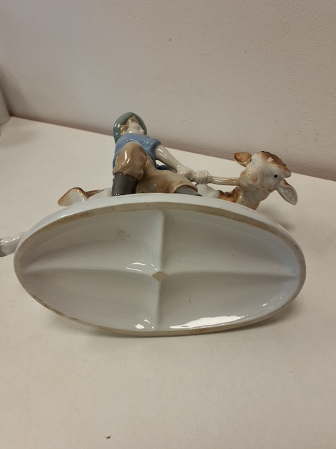 Porcelænsfigur Bonde med ko